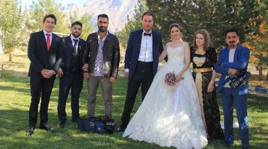 Gazeteci Sevmiş&rsquo;in Kızına G&ouml;rkemli D&uuml;ğ&uuml;n