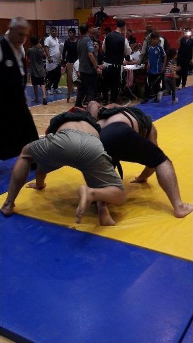 Geleneksel Spor Dalları Federasyonu Başkanı Ceylan, Aba Güreşini Anlattı 3