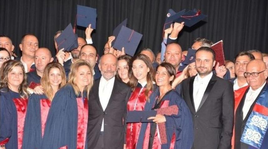 21 Yıl Sonra Gelen Mezuniyet T&ouml;reni
