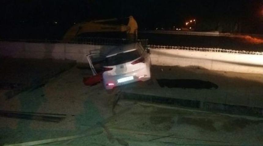 Adana&rsquo;da Trafik Kazası: 2 &Ouml;l&uuml;, 3 Yaralı