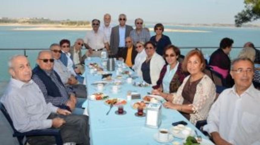 Emekli Hekimler Kahvaltıda Buluştu