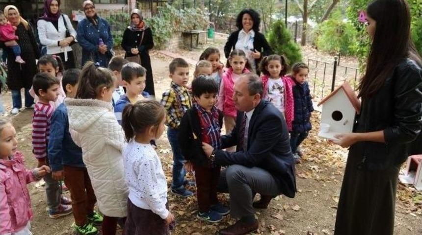 G&uuml;leny&uuml;z Sınıfından G&uuml;l&uuml;mseten &Ccedil;alışma