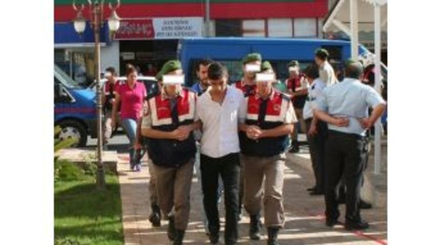 Erdemli&rsquo;de Pkk Propagandası Yaptıkları Gerek&ccedil;esiyle 7 Kişi Yakalandı