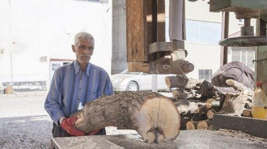 Ahlat&rsquo;ta Odun Satışında D&uuml;ş&uuml;ş Yaşanıyor
