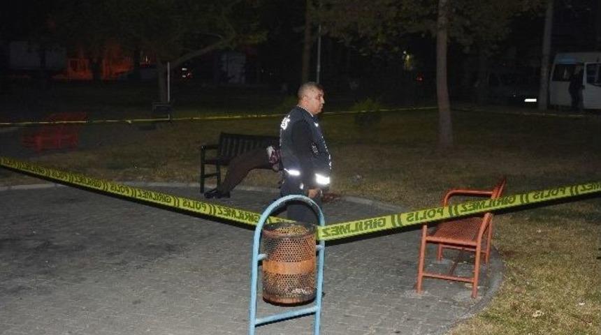 Bunalıma Giren Yaşlı Adam Parkta İntihar Etti