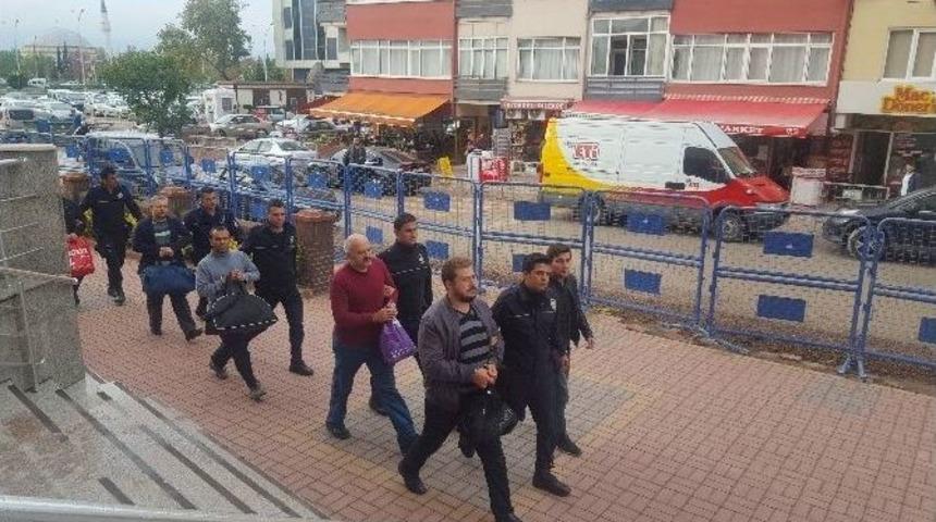 Bylock Kullandığı Tespit Edilen 17 Kişi Adliyeye Sevk Edildi