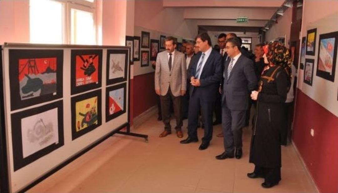 Simav&rsquo;da &rsquo;15 Temmuz B&uuml;y&uuml;k Milletin Şanlı Direnişi&rsquo; Konulu Resim Sergisi