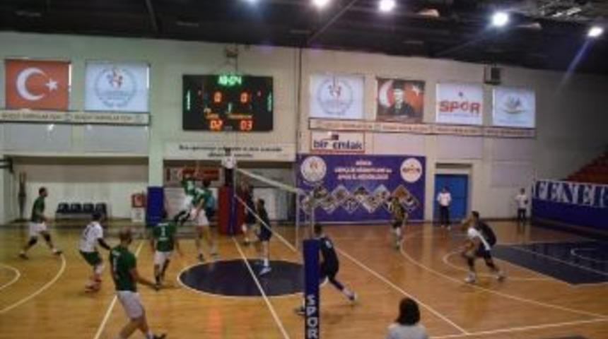 D&uuml;zce Belediyespor Ligin Zirvesinde Yer Buldu