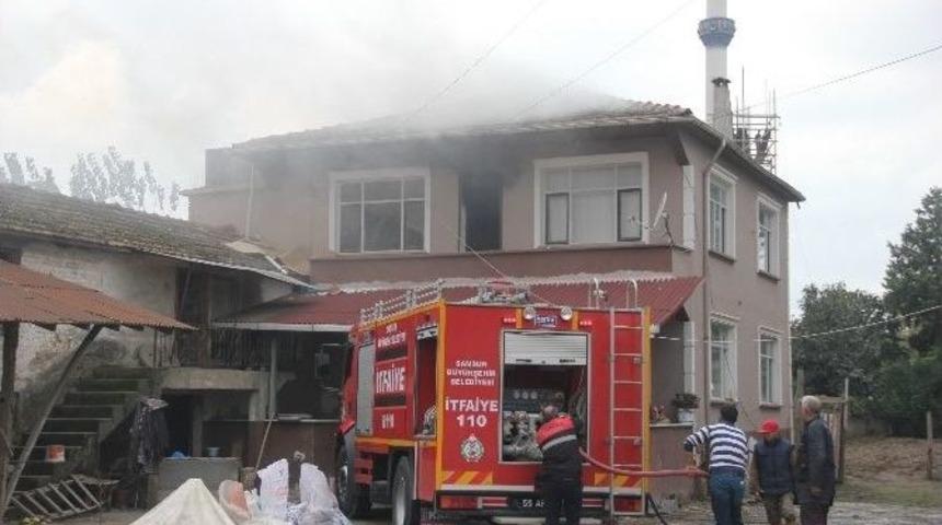 Bafra&rsquo;da Ev Yangını