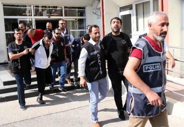 Mersin&rsquo;de Polise Silahlı Saldırıya 6 G&ouml;zaltı 1