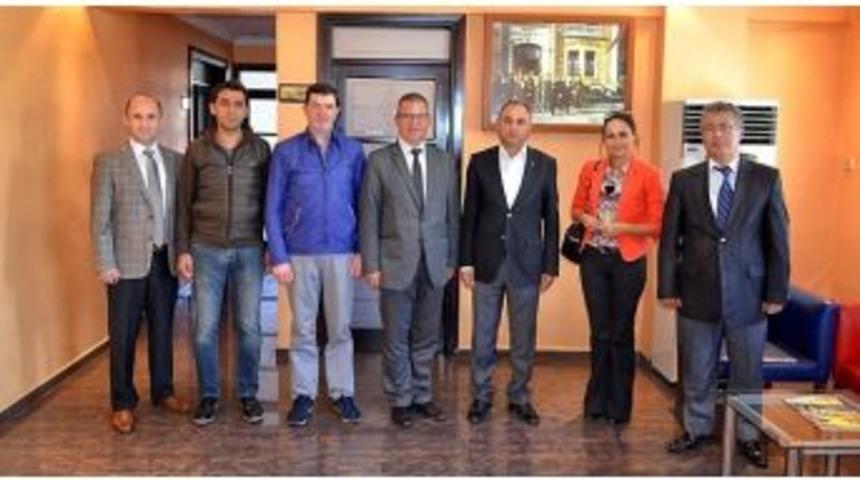 Salihli Myo M&uuml;d&uuml;r&uuml; Dilber&rsquo;den Ticaret Borsası&rsquo;na Ziyaret