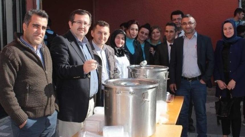 Okullardan Aşure İkramı