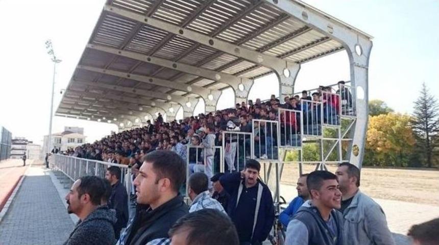 Develi Kaymakamı Duru, Develi Belediyespor-buğdaylıspor Ma&ccedil;ını İzledi