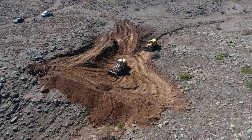 Kırsaldaki Hayvanlar İ&ccedil;in 3 Adet Doğal G&ouml;let Yapıldı