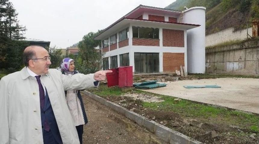 Başkan G&uuml;mr&uuml;k&ccedil;&uuml;oğlu Uyuşturucu İle M&uuml;cadele Merkezi İnşaatını Denetledi