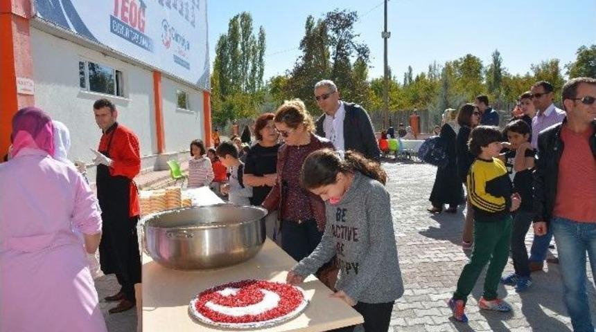 Malatya &Ouml;zel Bilge Olimpiyat Okullarından Aşure Etkinliği