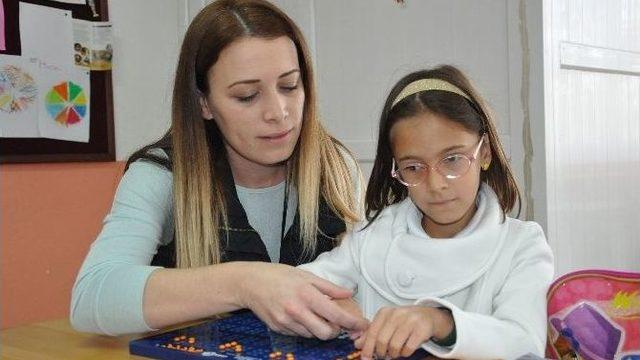 Görme Engellilere Bireysel Eğitim