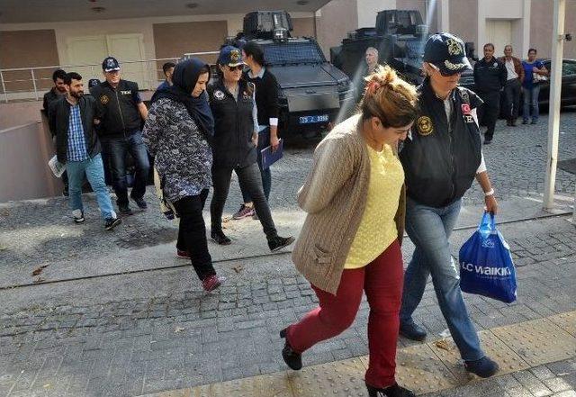 İzmir&rsquo;de Yakalanan Bombacılar Adliyeye Sevkedildi 2