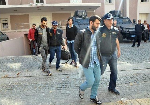 İzmir&rsquo;de Yakalanan Bombacılar Adliyeye Sevkedildi 3