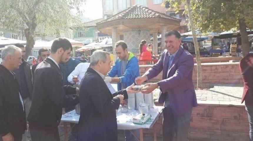 Vezirhan&rsquo;da Aşure Dağıtımı