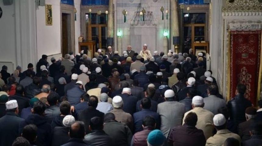 Nevşehir’de Sabah Namazı Gençlik Buluşmasında Cami Doldu Taştı