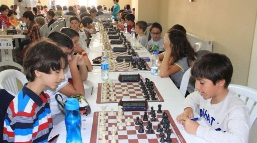 2016 İstanbul Küçükler Satranç İl Birinciliği Turnuvası Kartal’da Gerçekleştirildi