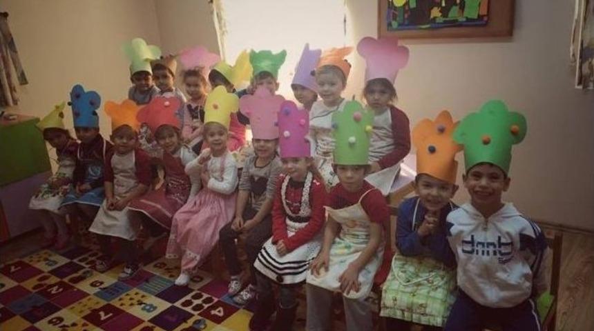 Sarıg&ouml;ll&uuml; Miniklerden Aşure Hayrı