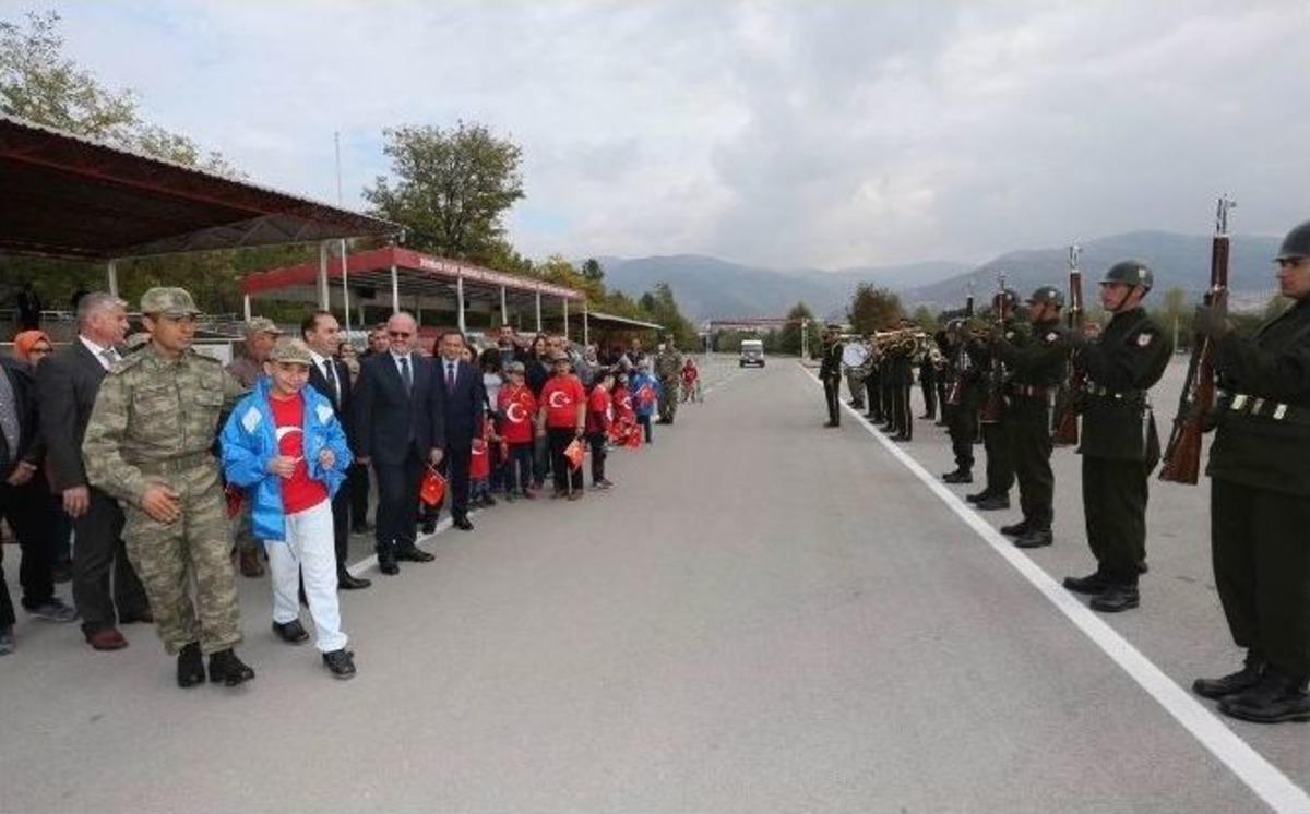 Mehmet&ccedil;ik Y&uuml;reğini Engelli &Ouml;ğrencilere A&ccedil;tı