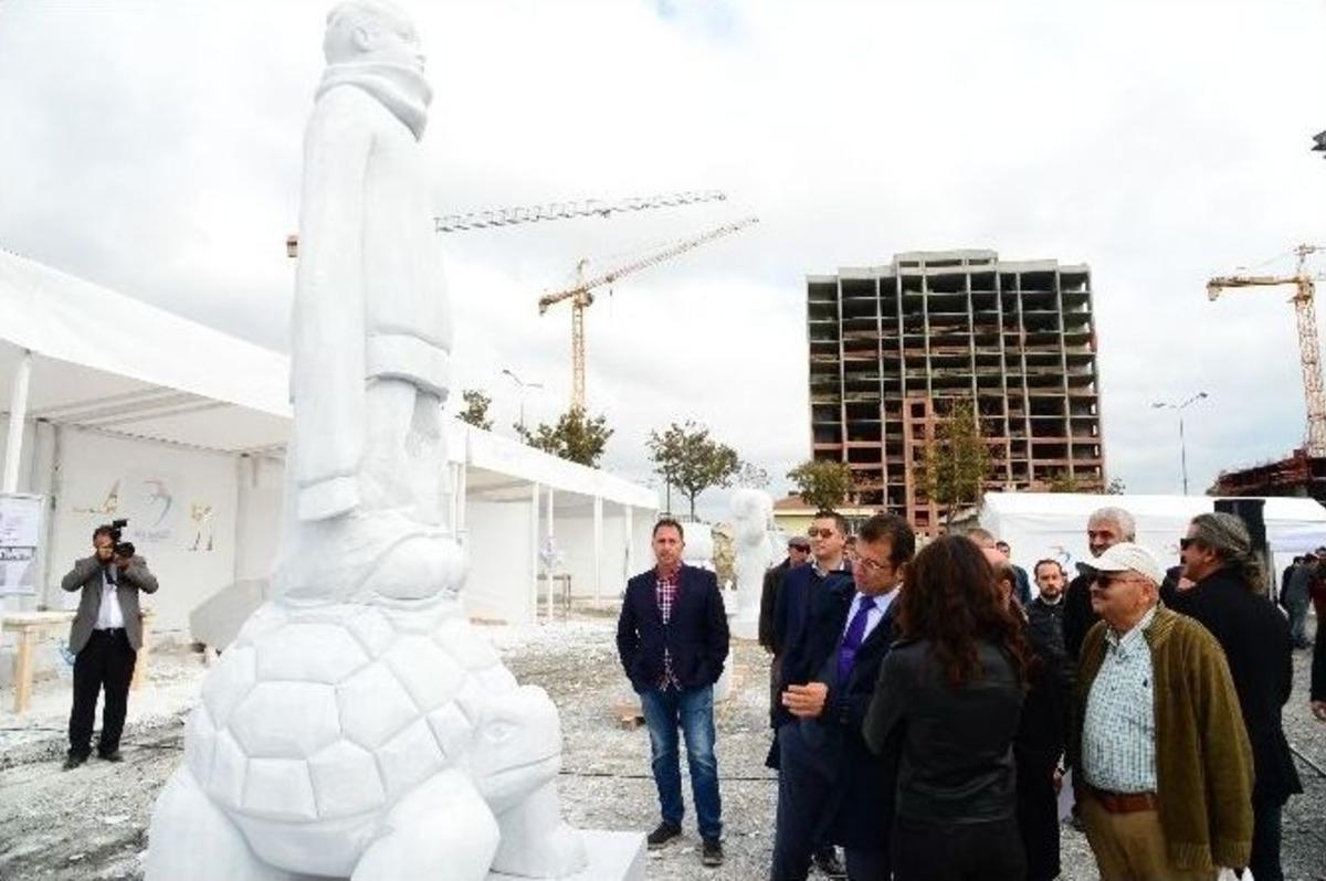 Beylikd&uuml;z&uuml; Heykel Şehrine D&ouml;n&uuml;ş&uuml;yor