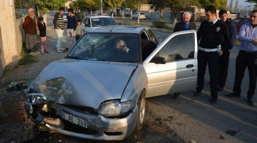 Otomobil Evin Duvarına &Ccedil;arptı: 1 Yaralı