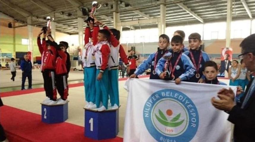 Nil&uuml;ferli Cimnastik&ccedil;iler T&uuml;rkiye &Uuml;&ccedil;&uuml;nc&uuml;s&uuml; Oldu