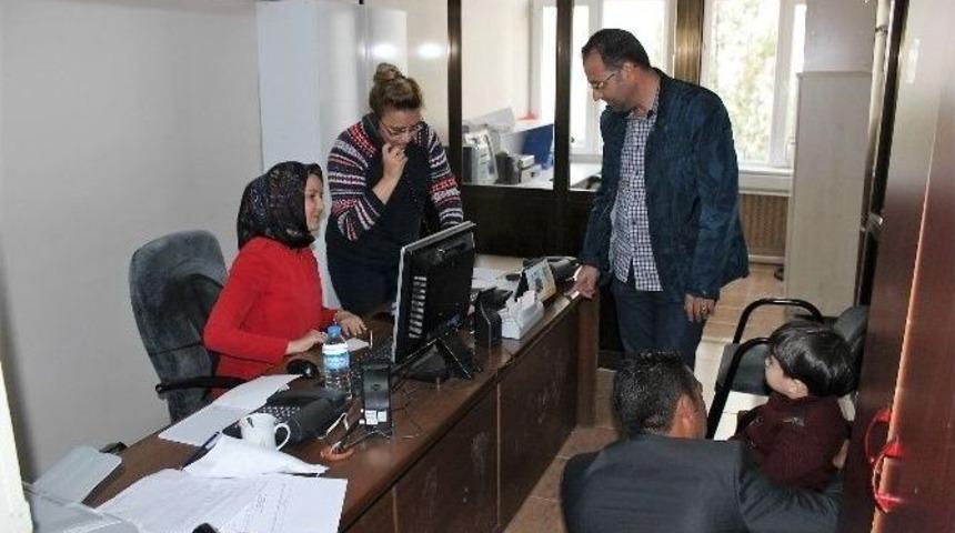 Kaybolan &Ccedil;ocuğun Ailesi, Belediyenin Yaptığı Anonsla Bulundu