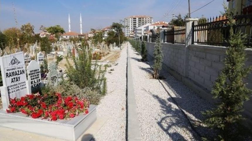 Kazalpa Mezarlığında &Ccedil;evre D&uuml;zenleme &Ccedil;alışmaları Tamamlandı