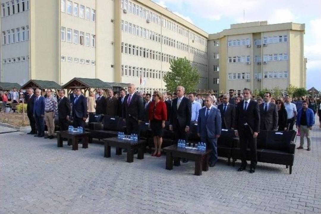 15 Temmuz Şehitleri İ&ccedil;in 246 Fidan Toprakla Buluştu