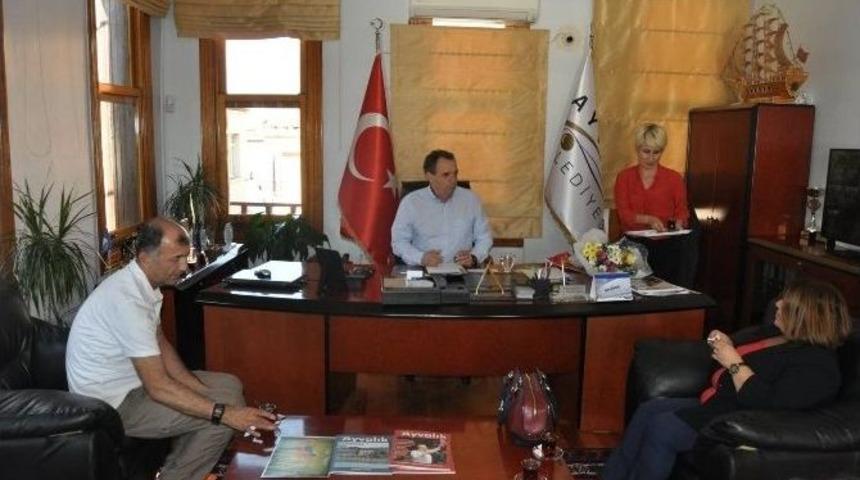 Ayvalık&rsquo;ta Ptt &Ccedil;alışanlarından 176. Yıl Ziyareti