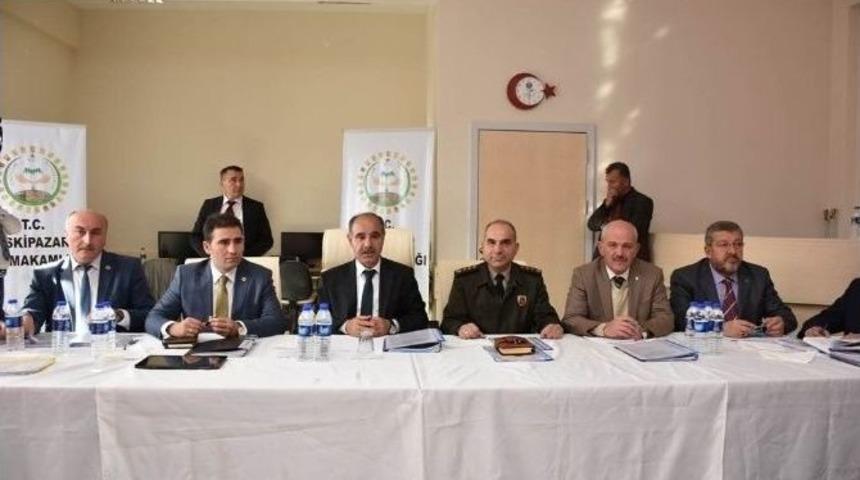 Vali Mehmet Aktaş Eskipazarlı Muhtarlarla Bir Araya Geldi