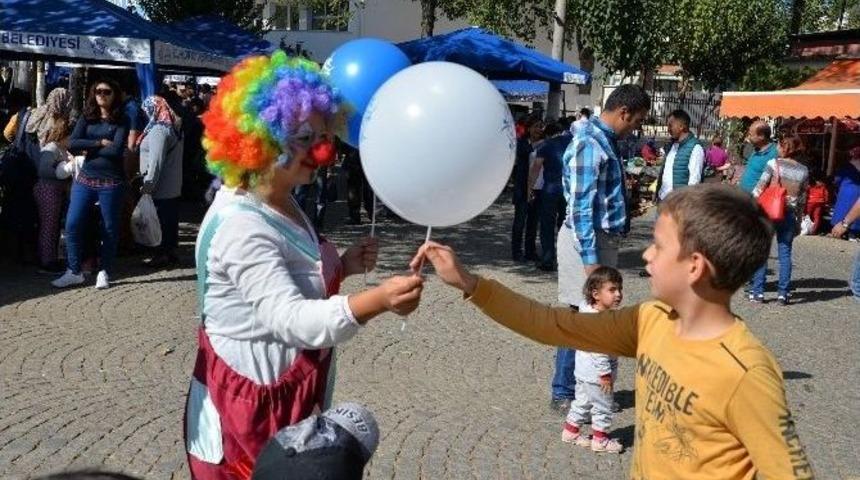 &Ccedil;akırbeyli K&ouml;y Pazarı&rsquo;nda Şenlik Havası Yaşanıyor