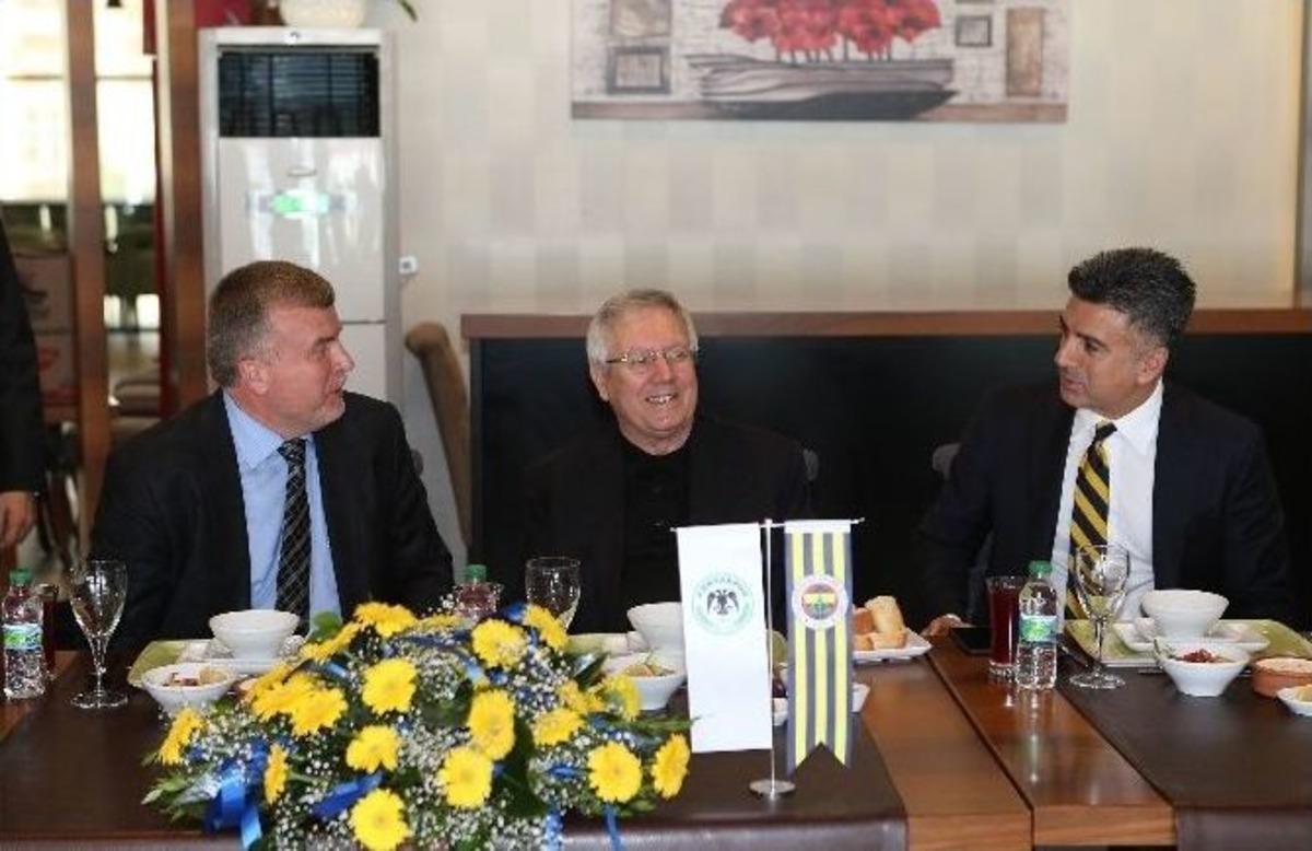 Konyaspor Y&ouml;netiminden Fenerbah&ccedil;e Y&ouml;netimine Yemek