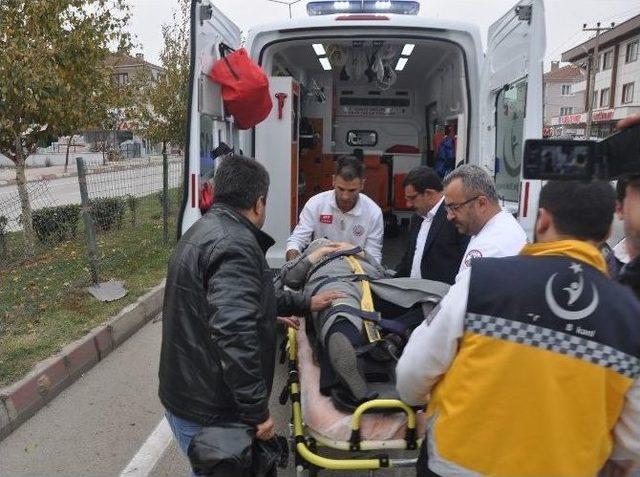 Yaralı Eşinin Başından Bir An Olsun Ayrılmadı 1