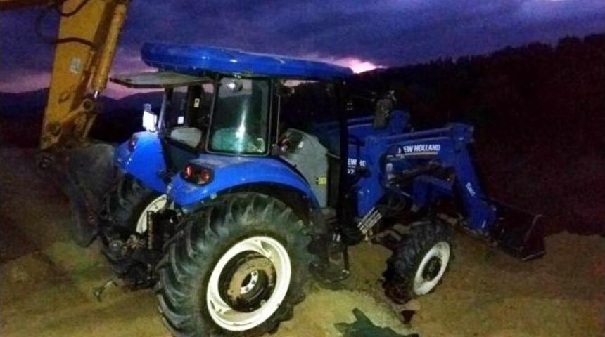 Manisa&rsquo;da Birlik Başkanı Trakt&ouml;r&uuml;n Altında Kaldı