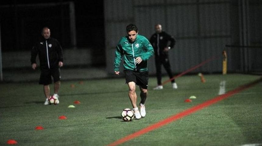 Bursaspor&rsquo;da Batalla Takımdan Ayrı &Ccedil;alıştı