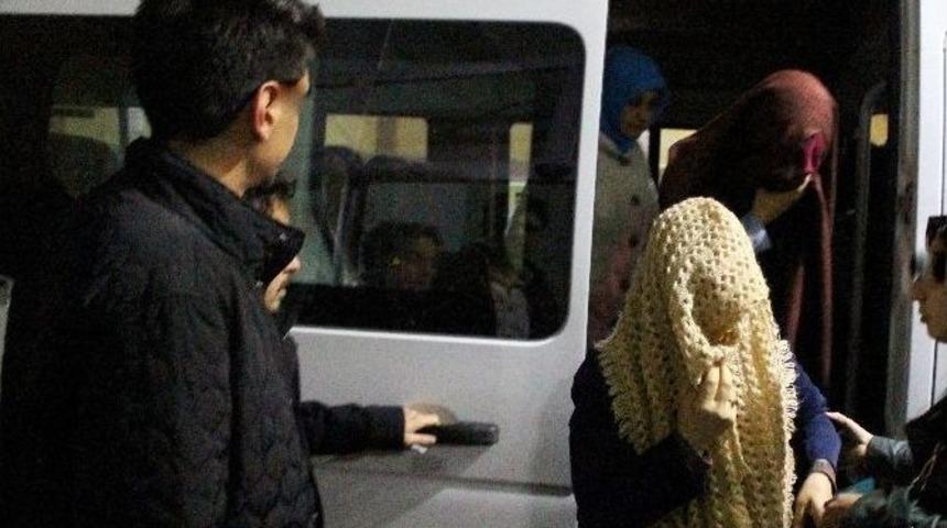 İzmir&rsquo;de Yakalanan Fethullah G&uuml;len&rsquo;in İki Yeğeni Erzurum&rsquo;a Getirildi