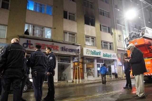 Erzurum&rsquo;da &Ouml;ğrenci Evinde &Ccedil;ıkan Yangında 6 Kız &Ouml;ğrenci Dumandan Zehirlendi 1