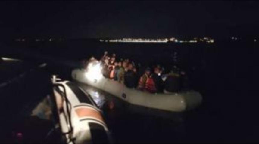 Kuşadası K&ouml;rfezi&rsquo;nde Ka&ccedil;ak G&ouml;&ccedil;men Operasyonu