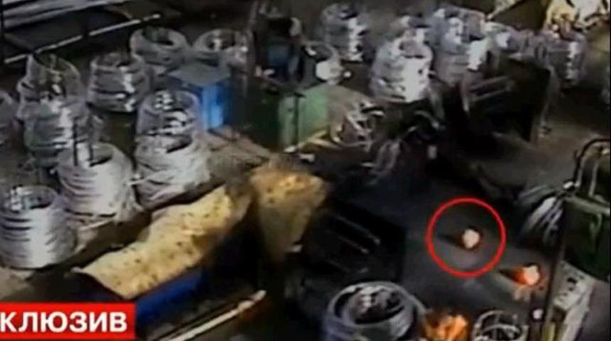 Gerilen tel başını b&ouml;yle kopardı