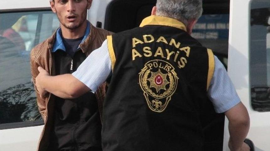 Annesiyle Dedikodusu &Ccedil;ıkan Kişiyi &Ouml;ld&uuml;rd&uuml;