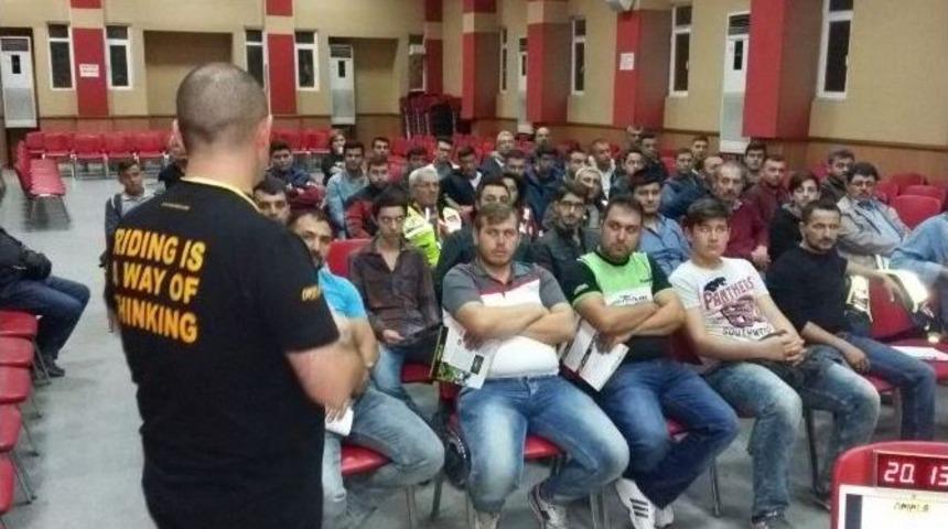 Motosiklet Tutkunları Eğitimden Ge&ccedil;ti