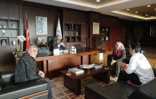 D&uuml;nya Taekwondo Şampiyonu Sultangazi&rsquo;nin Gururu Oldu 1