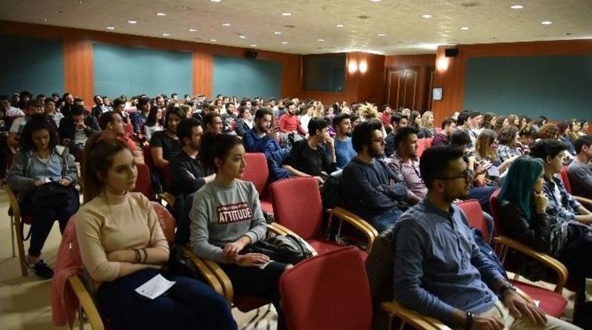 Sosyal Medya Kul&uuml;b&uuml; Yeni &Uuml;yeleriyle Buluştu