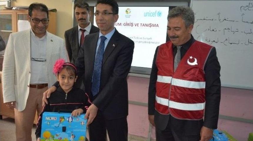 Siirt&rsquo;teki Suriyeli &Ouml;ğrencilere Eğitim Desteği